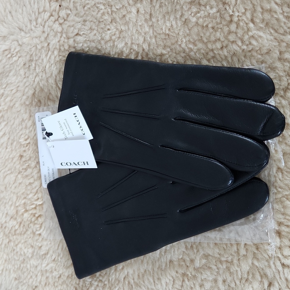 NWT Coach Men's L Black Leather Tech Gloves 🖤🧤🎁♥️